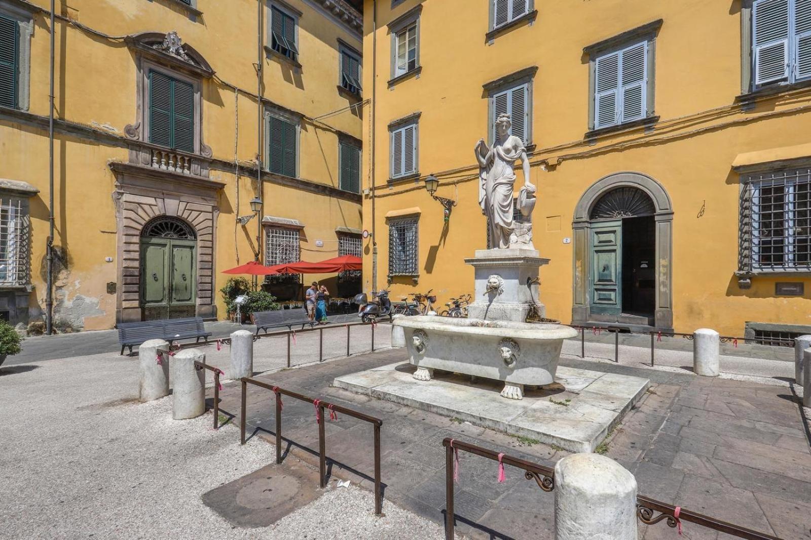 Apartmán Lady Miranda Lucca Exteriér fotografie